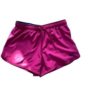 Nike Dri-Fit Pink Magenta 4” Inseam Shorts in Sz Small w/ Pulls